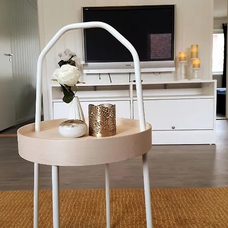 5 Downtown Apartment