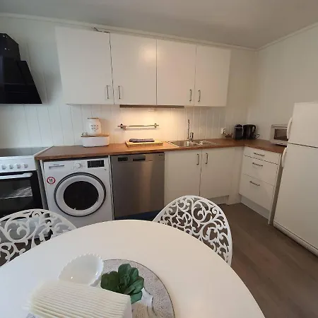 5 Downtown Apartment